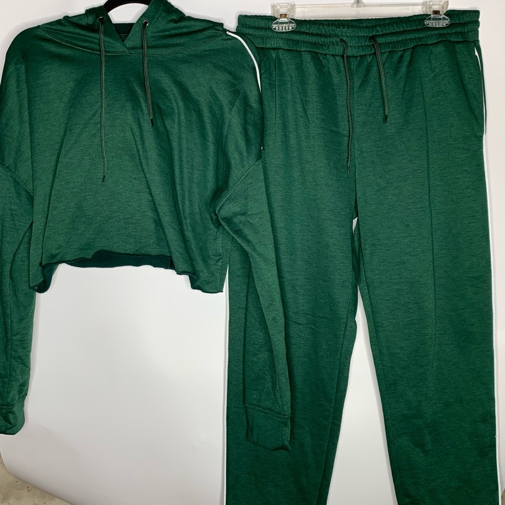 Forest Green Matching Set (Cropped Hoodie & Sweatpants)